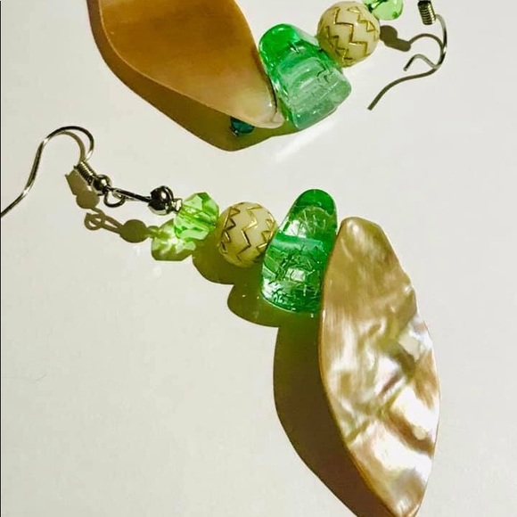 HandMade Shell Earrings  🐚 - Picture 2 of 3